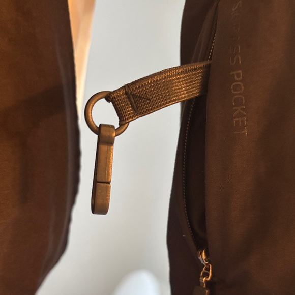 Women’s Helly Hansen Black and White Ski Jacket with Red Accents - size M - Picture 6 of 6